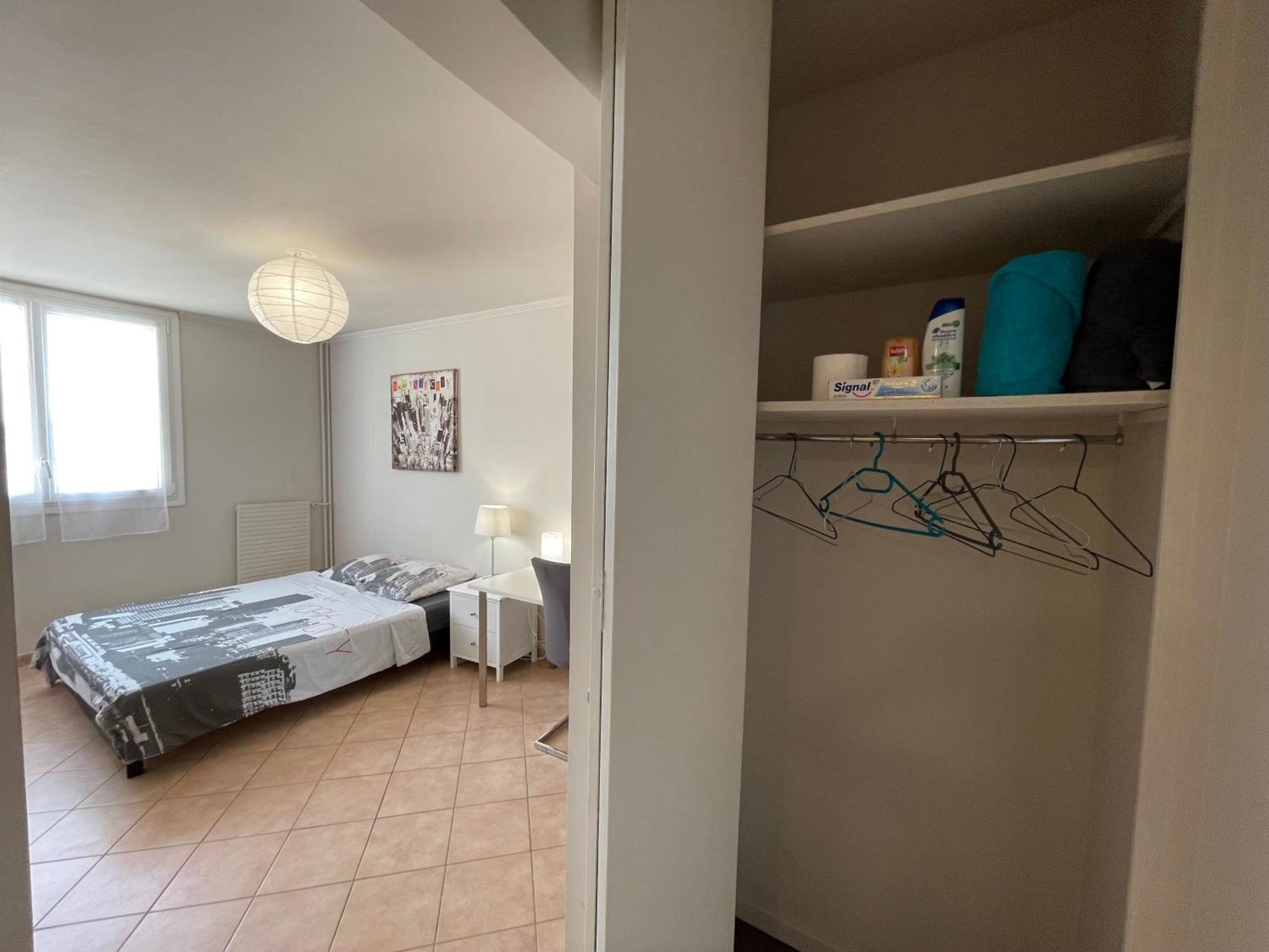 Location Privée En Colocation Dans Un En Velin Centre