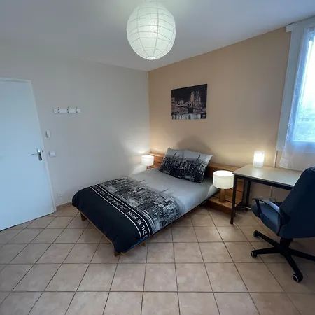 Chambre Privee En Colocation Dans Un Appartement Vaulx En Velin Centre Exterior photo