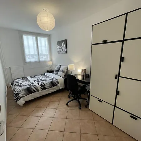 Chambre Privee En Colocation Dans Un Appartement Vaulx En Velin Centre Exterior photo