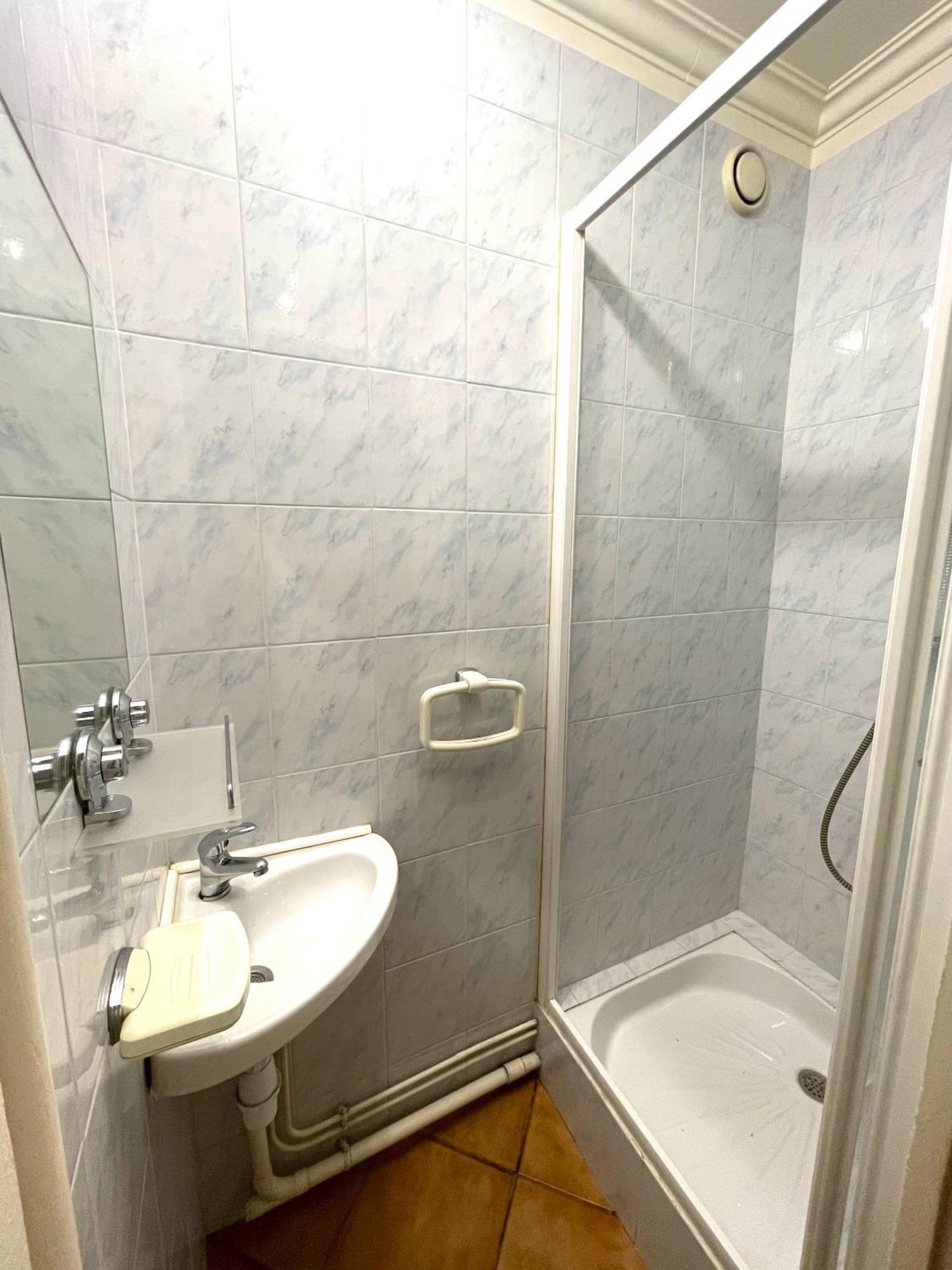 Apartment Privee En Colocation Dans Un En Velin Centre *